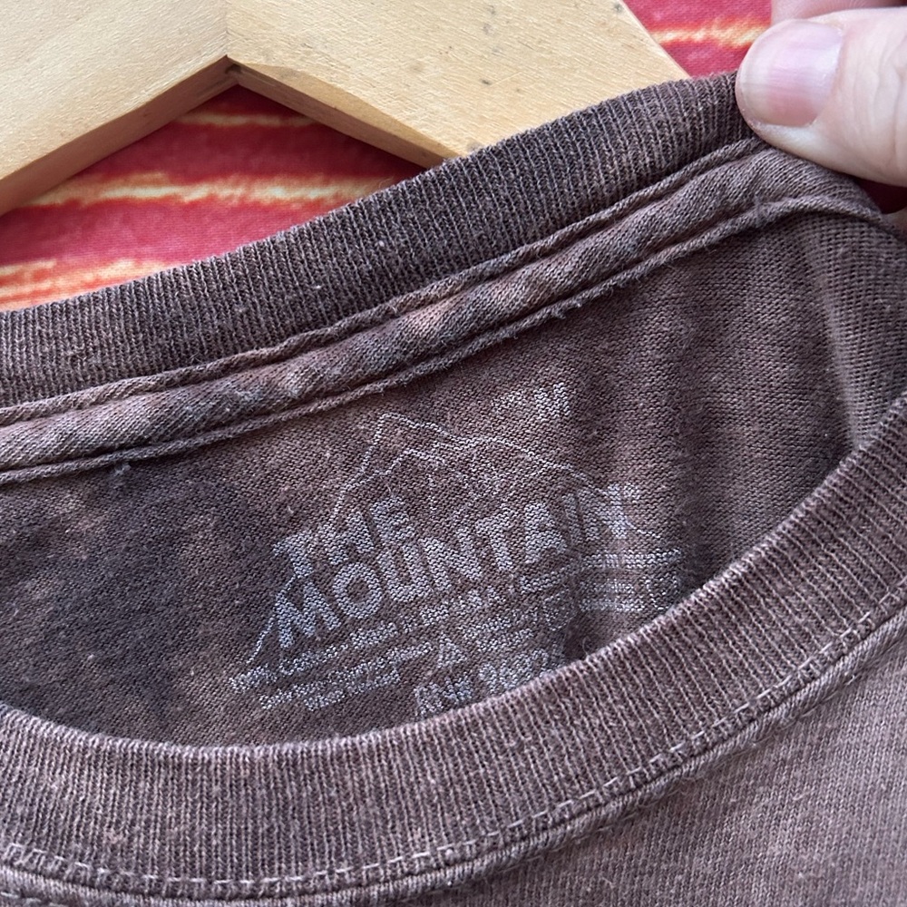 VTG The Mountain size M 2012 Brown Snake Graphic T-Shirt - Picture 3 of 5